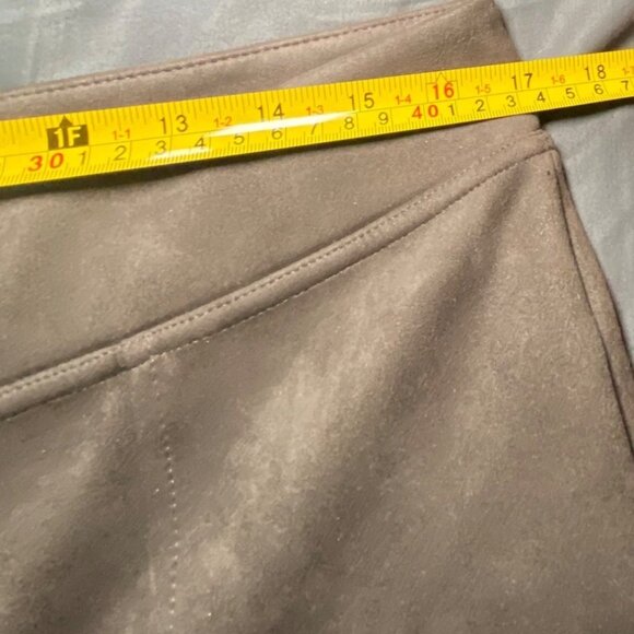 Andrew Marc Brown Faux Suede Front Seam Pull On Pants Career Comfort Soft - Picture 3 of 6